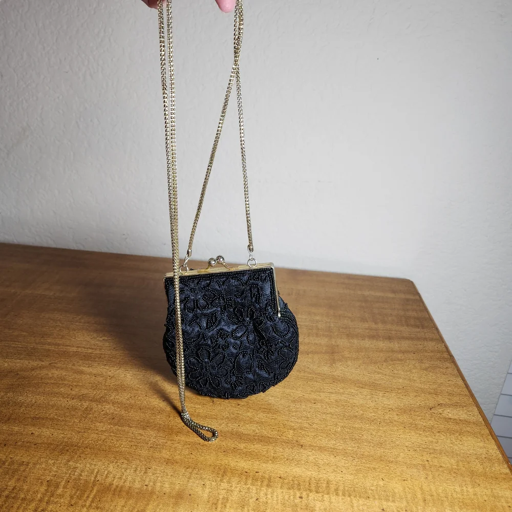 Vintage La Regale Kiss Lock Clam Shell Black Beaded Floral Evening Bag W Chain - Picture 6 of 14